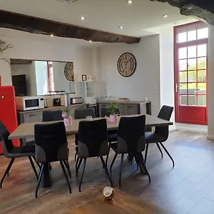 Bed & Breakfast De Villee, Saint-Georges-de-Gréhaigne