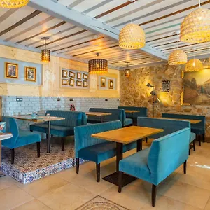https://hotel-beausejour-logis-de-france.fr-provencehotel.com
